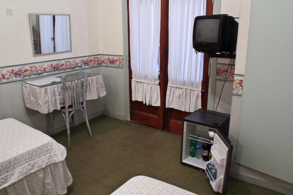 Gran Hotel Hispano Buenos Aires Oda fotoğraf